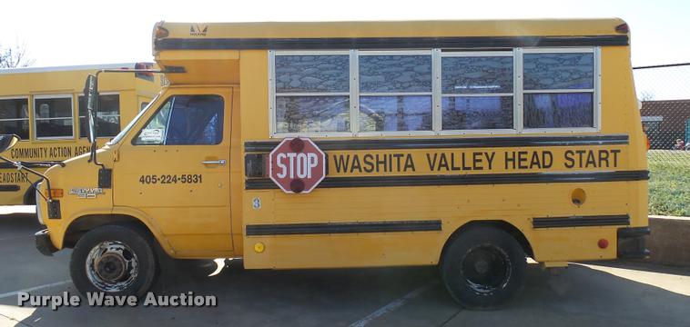image for item DB2485 1992 Chevrolet G30 school bus