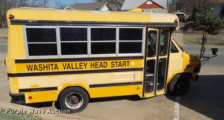image for item DB2485 1992 Chevrolet G30 school bus