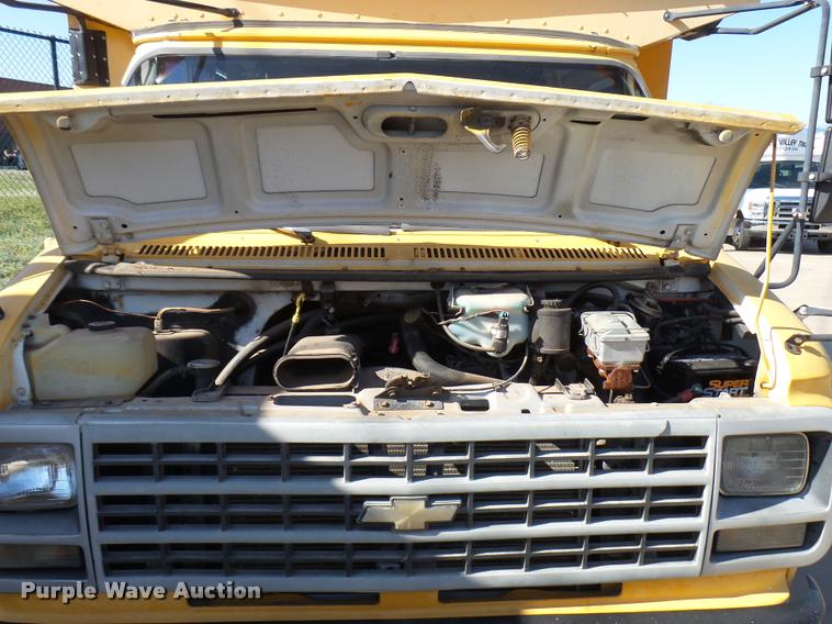image for item DB2485 1992 Chevrolet G30 school bus