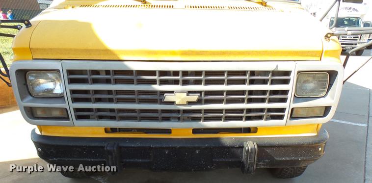 image for item DB2485 1992 Chevrolet G30 school bus