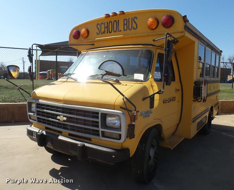 image for item DB2486 1994 Chevrolet G30 school bus