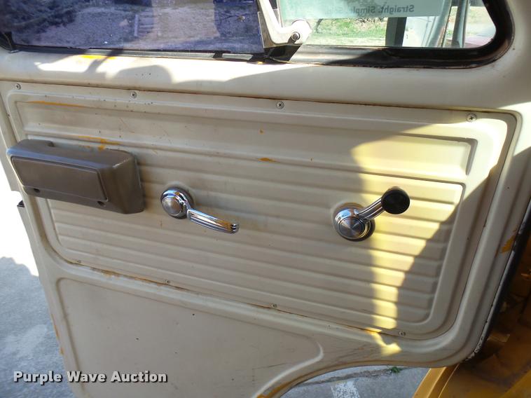 image for item DB2486 1994 Chevrolet G30 school bus