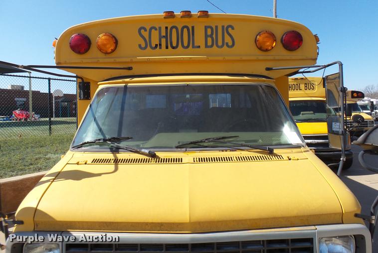 image for item DB2486 1994 Chevrolet G30 school bus