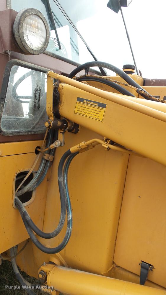 image for item DB3765 1990 Case 480F Construction King backhoe