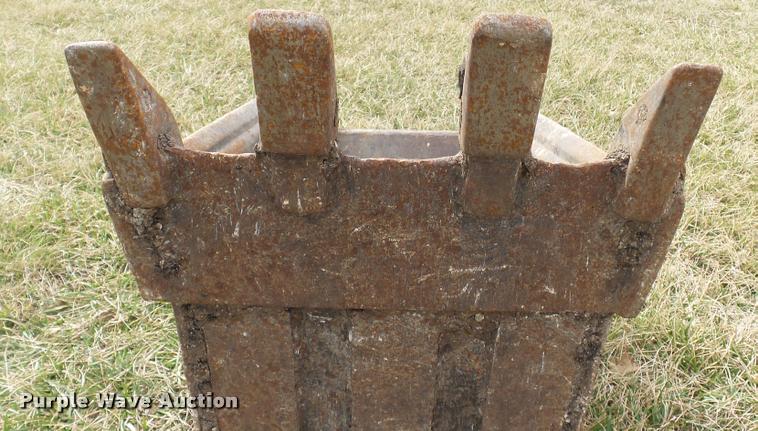 image for item DB3765 1990 Case 480F Construction King backhoe