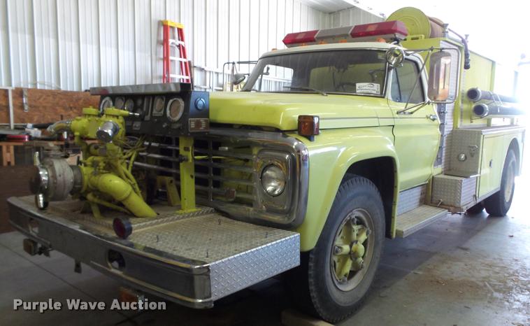 image for item DB3791 1979 Ford F800 fire pumper truck