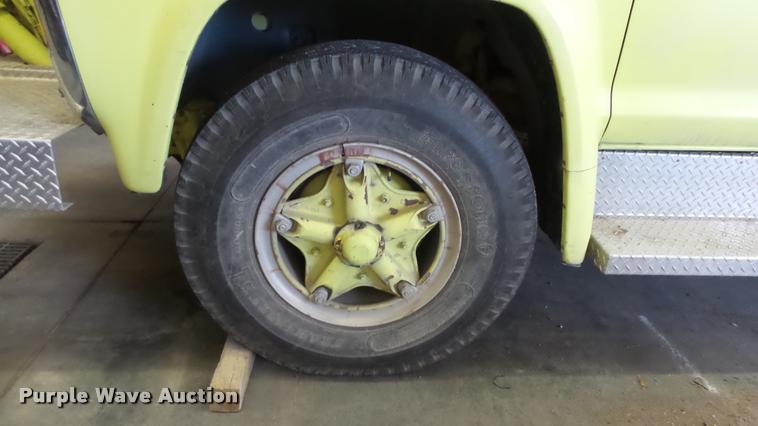 image for item DB3791 1979 Ford F800 fire pumper truck