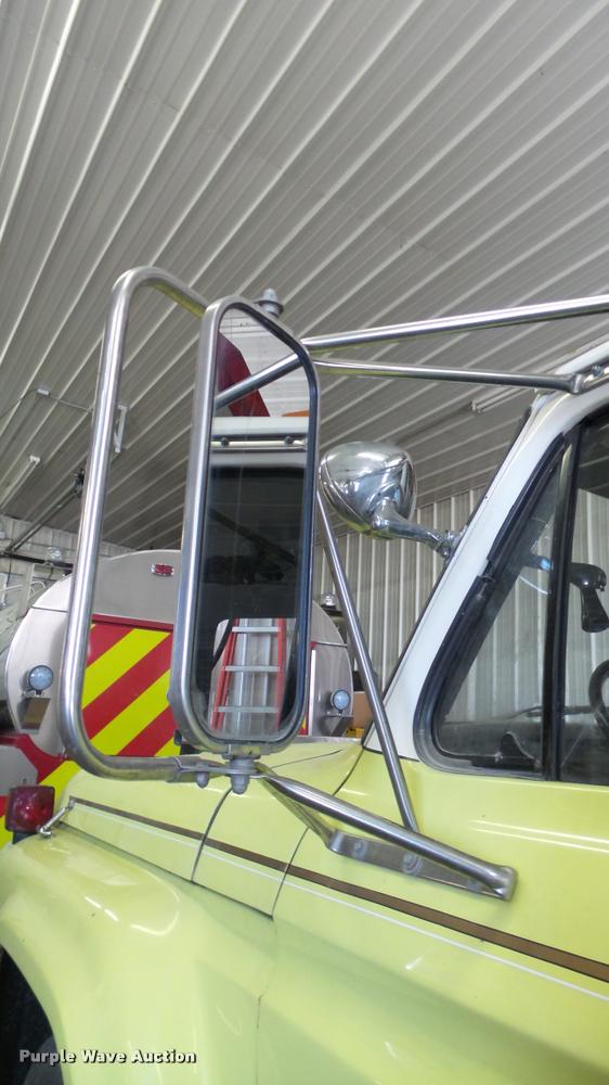 image for item DB3791 1979 Ford F800 fire pumper truck