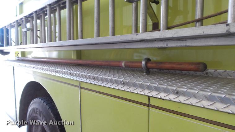 image for item DB3791 1979 Ford F800 fire pumper truck