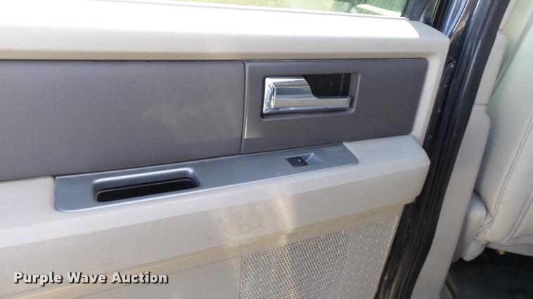 image for item DB3816 2011 Ford Expedition SUV