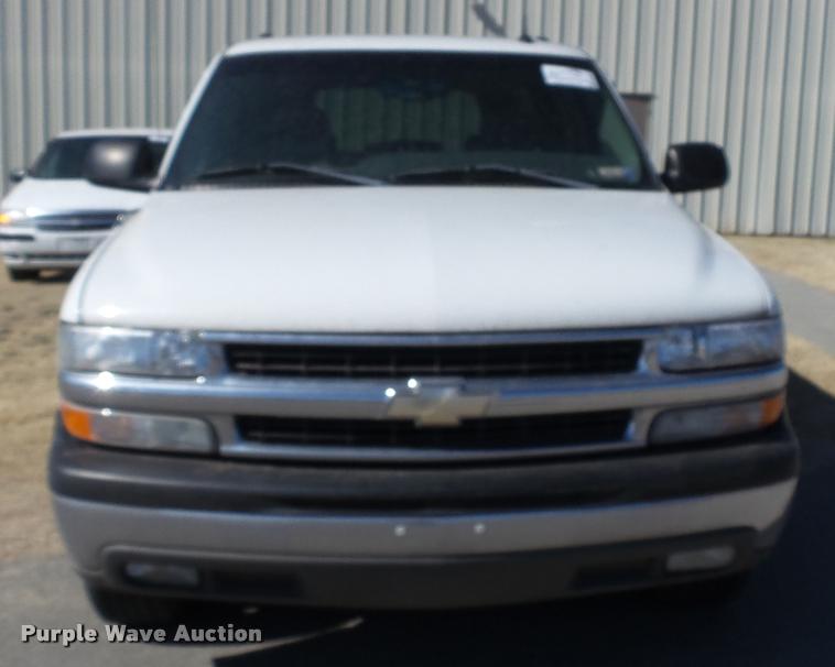 image for item DB3828 2005 Chevrolet Suburban 1500 SUV