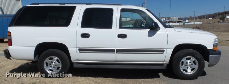 image for item DB3828 2005 Chevrolet Suburban 1500 SUV
