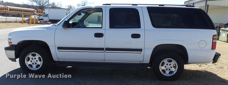 image for item DB3828 2005 Chevrolet Suburban 1500 SUV