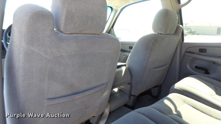 image for item DB3828 2005 Chevrolet Suburban 1500 SUV