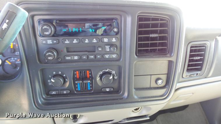 image for item DB3828 2005 Chevrolet Suburban 1500 SUV