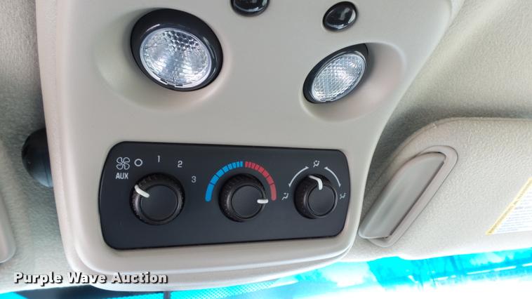 image for item DB3828 2005 Chevrolet Suburban 1500 SUV