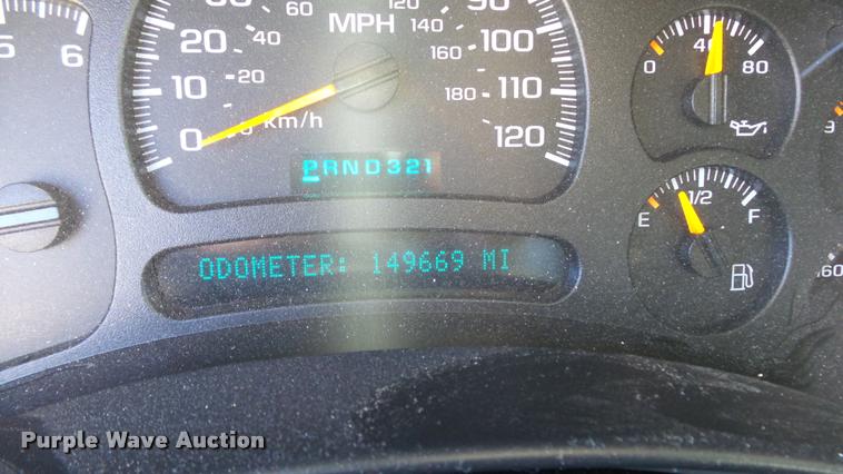 image for item DB3828 2005 Chevrolet Suburban 1500 SUV