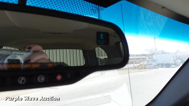 image for item DB3828 2005 Chevrolet Suburban 1500 SUV