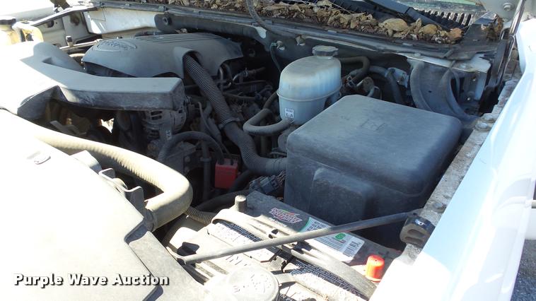 image for item DB3828 2005 Chevrolet Suburban 1500 SUV