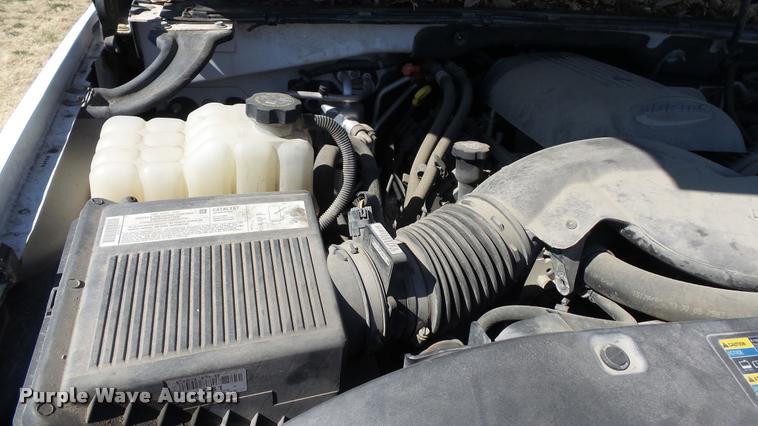 image for item DB3828 2005 Chevrolet Suburban 1500 SUV