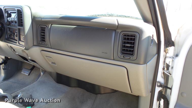 image for item DB3828 2005 Chevrolet Suburban 1500 SUV