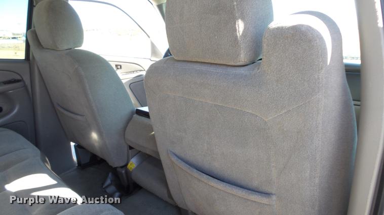 image for item DB3828 2005 Chevrolet Suburban 1500 SUV