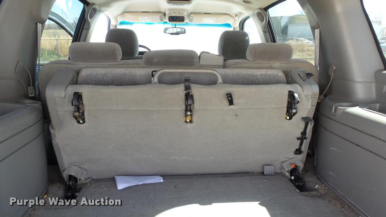 image for item DB3828 2005 Chevrolet Suburban 1500 SUV
