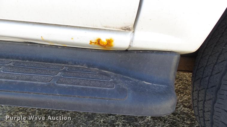 image for item DB3828 2005 Chevrolet Suburban 1500 SUV