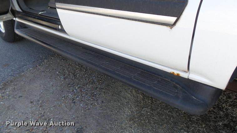 image for item DB3828 2005 Chevrolet Suburban 1500 SUV