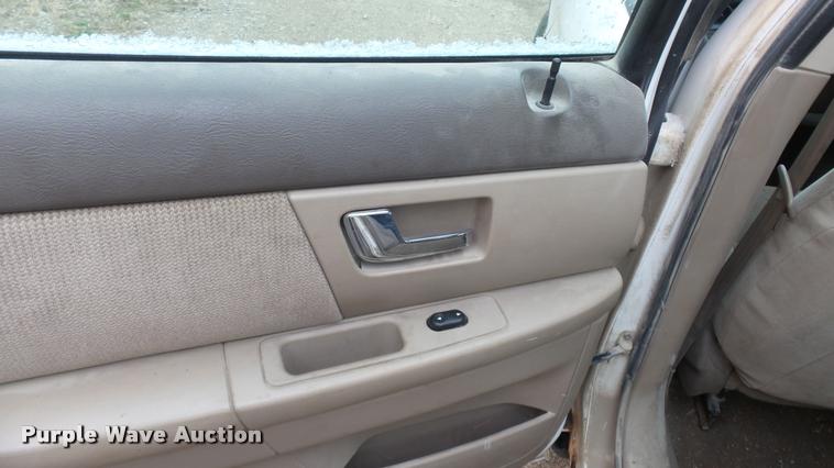 image for item DB3837 2001 Ford Taurus SES