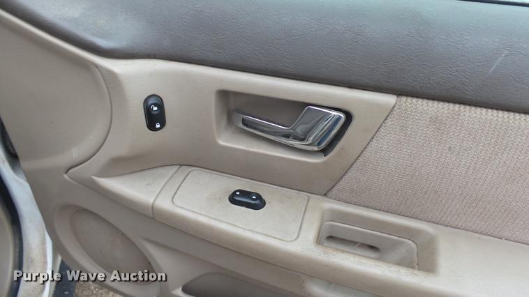 image for item DB3837 2001 Ford Taurus SES