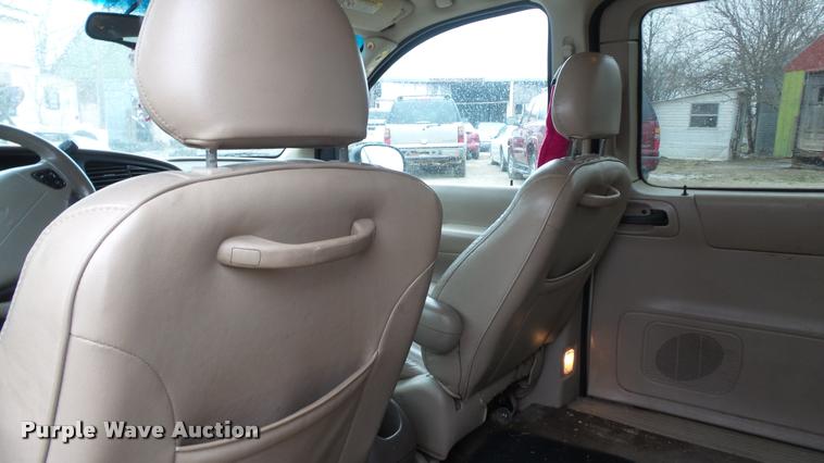 image for item DB3838 2000 Ford Windstar SEL van