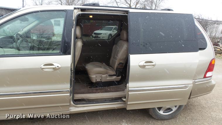 image for item DB3838 2000 Ford Windstar SEL van