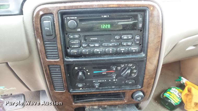 image for item DB3838 2000 Ford Windstar SEL van