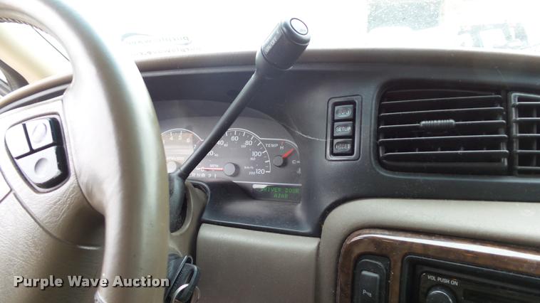 image for item DB3838 2000 Ford Windstar SEL van