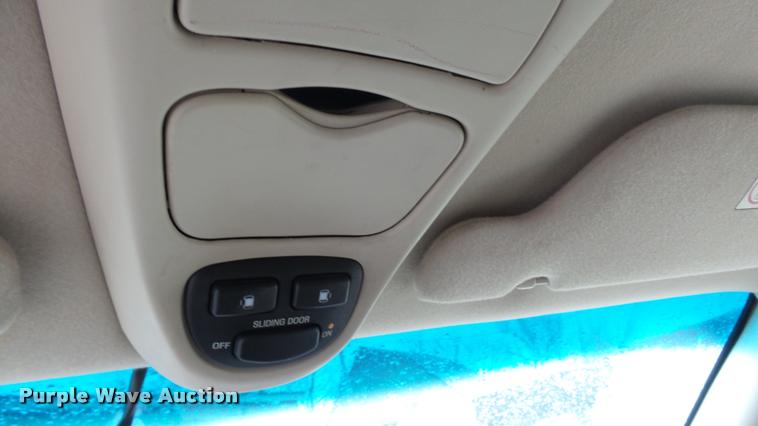 image for item DB3838 2000 Ford Windstar SEL van