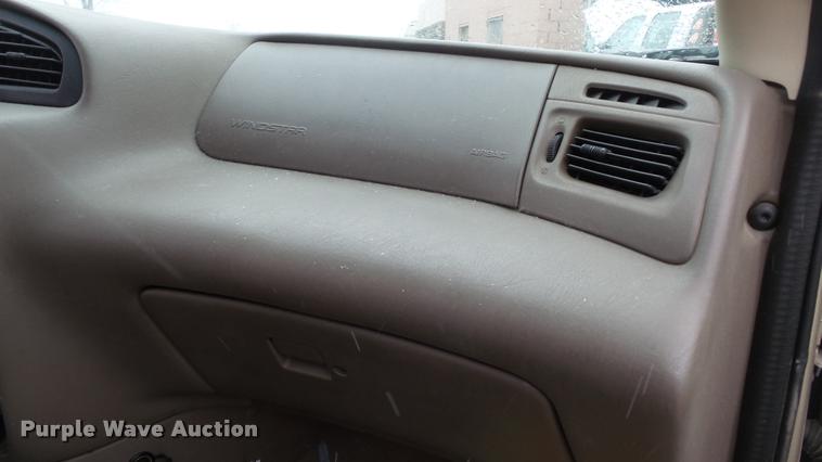 image for item DB3838 2000 Ford Windstar SEL van