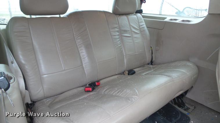 image for item DB3838 2000 Ford Windstar SEL van