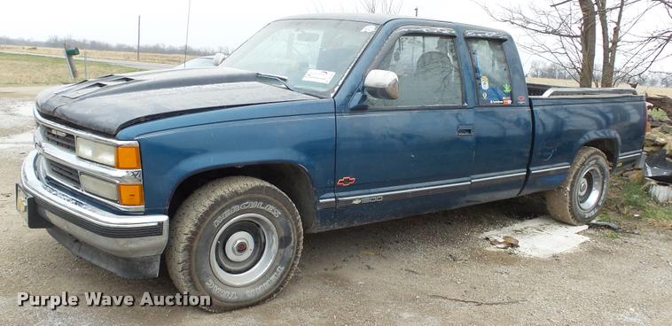 image for item DB3842 1990 Chevrolet 1500 Ext. Cab pickup truck