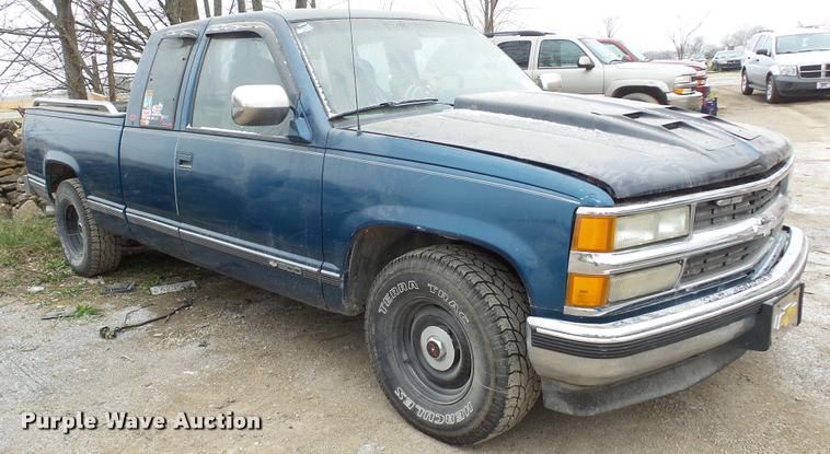 image for item DB3842 1990 Chevrolet 1500 Ext. Cab pickup truck