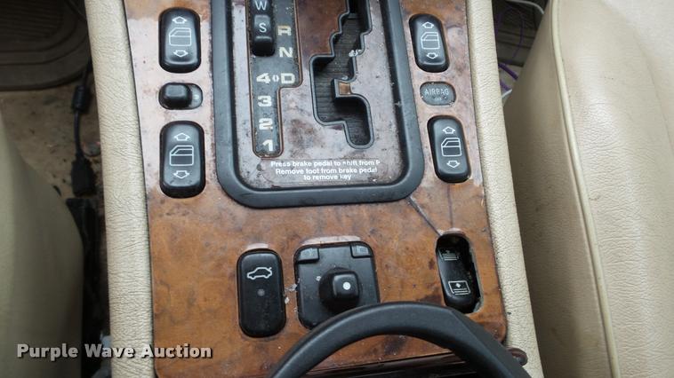 image for item DB3843 1999 Mercedes Benz E320