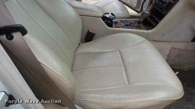 image for item DB3843 1999 Mercedes Benz E320