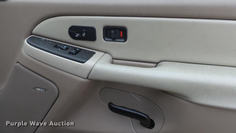 image for item DB3844 2003 Chevrolet Tahoe SUV