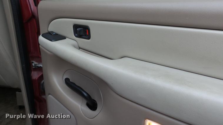 image for item DB3844 2003 Chevrolet Tahoe SUV