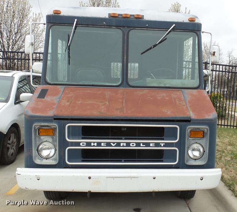 image for item DB3865 1984 Chevrolet Step Van 20 delivery truck