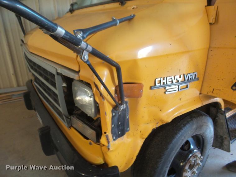 image for item DB5007 1993 Chevrolet G30 school bus