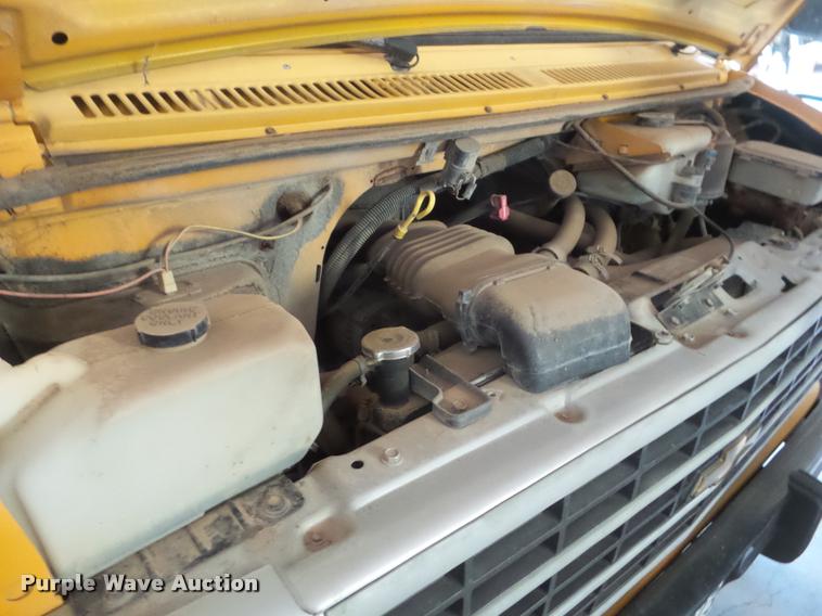 image for item DB5007 1993 Chevrolet G30 school bus