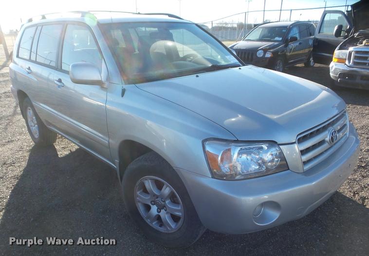 image for item DB5012 2004 Toyota Highlander SUV