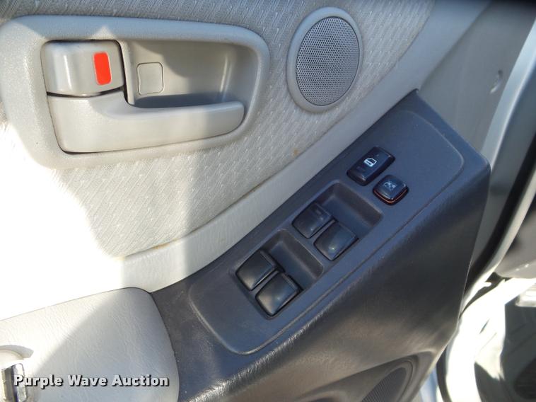 image for item DB5012 2004 Toyota Highlander SUV