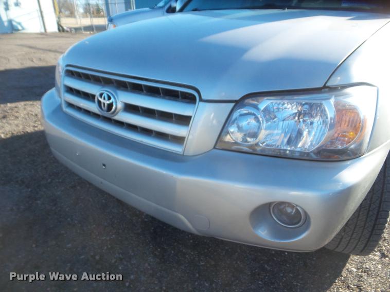 image for item DB5012 2004 Toyota Highlander SUV
